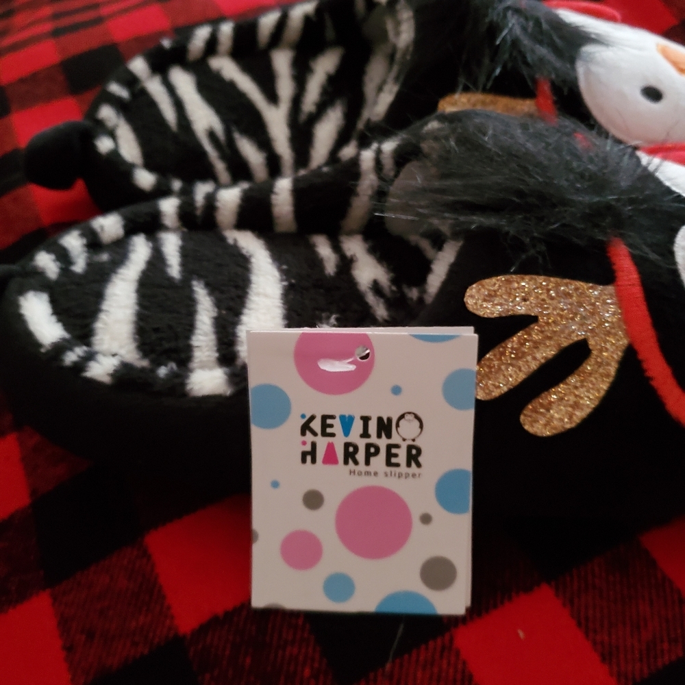 🌲4 for $25 🌲Unisex NEW Kids Christmas Slippers - Picture 4 of 4